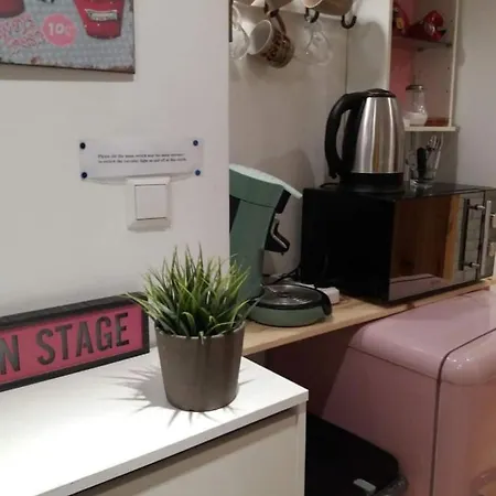 Privatunterkunft Souterrain Hunde Sehr Willkommen Grosser Eingezaunter Garten Apartment *
